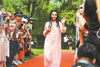 87版《红楼梦》剧组再聚首 重寻三十年旧事