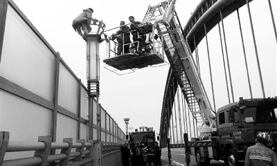 Ů����·��������������