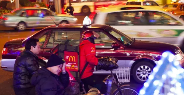 凌晨四点的北京:一些晚上从不睡觉的人看见的