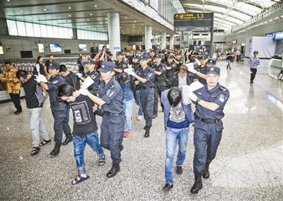 遇电信诈骗 报警可紧急冻结汇款