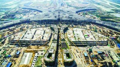 该中心通过对高铁,地铁,城铁等轨道以及高速公路的融合与集散,实现