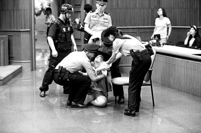 内容,欢迎免费看建国以来京城最大女毒贩伏法pictures