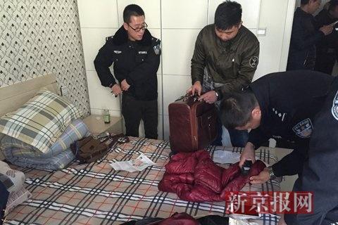 燕郊百余警力突袭传销窝点 70名涉嫌传销人员被带走