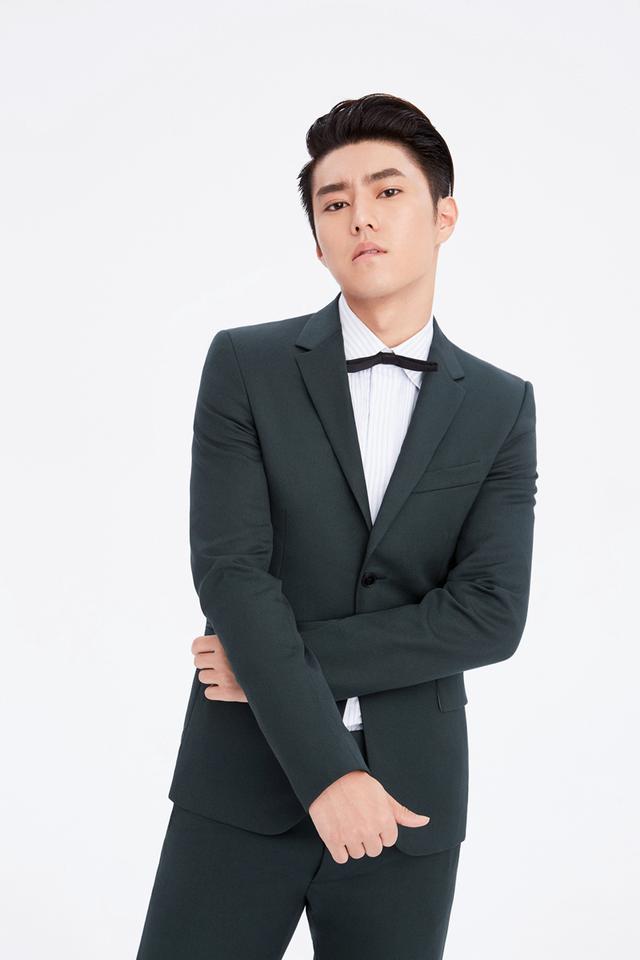 赵东泽生日写真曝光 演绎质感型男