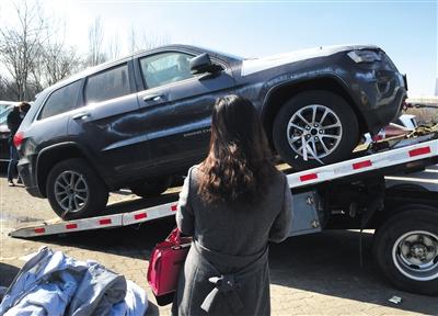 天津港爆炸受损车“洗白”入市 低价背后有着怎样的利益链条？