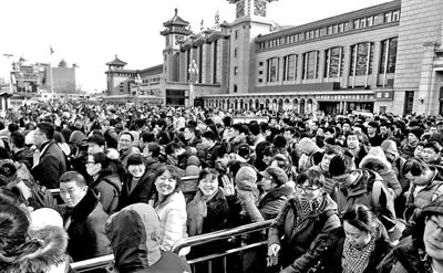 铁路返京旅客51万人创同期纪录