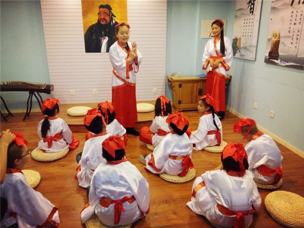 大燕联手蓝天城带孩子走进慈孝重阳节