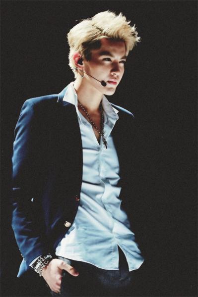 传 吴亦凡 将加盟浙江 跨年  或与跑男团互撕名牌