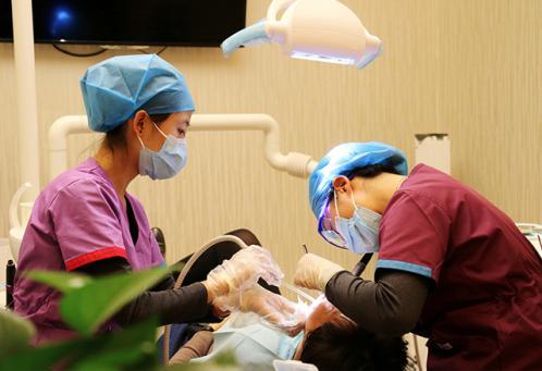 想种牙?听完种植专家建议再决定_大燕网北京站_腾讯网