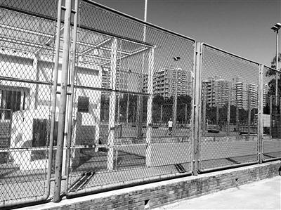 在京过半高校操场对市民设“门槛”