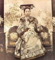 <em>慈禧遗体</em>三次入殓之谜_老<em>照片</em>_读书频道_腾讯