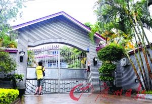 东莞女政协委员赖200万被拘 别墅搜出手枪_国