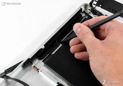 唯美铝壳设计 苹果新13寸MacBook Pro拆解