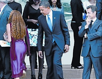 奥巴马偷窥美女臀部真相 录像还其清白(组图)_