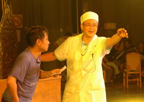 宜宾市:隆重举行第八届戏剧小品比赛(2)_新闻滚