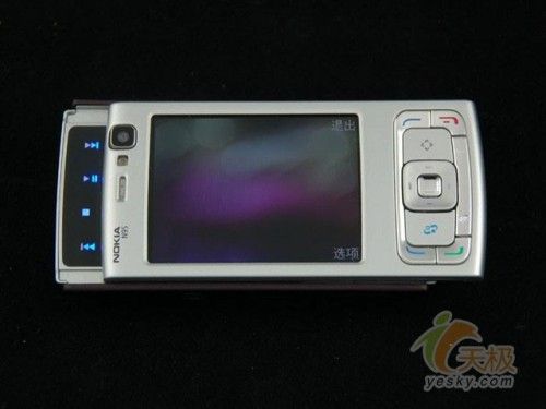 诺基亚N95仅售1999元 曾经机皇如今成街机