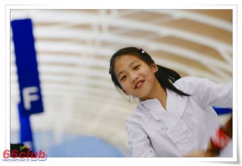 轮滑世界冠军 成都妹子苏菲浅家居生活照曝光