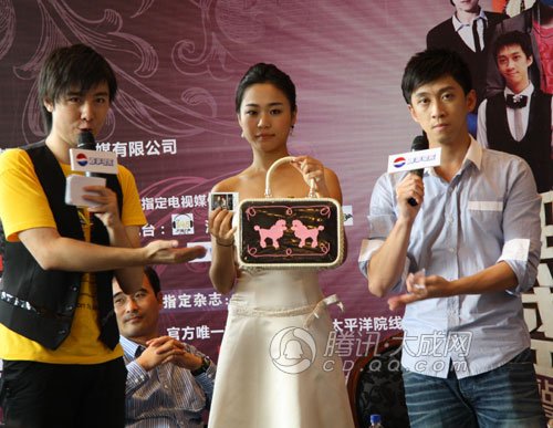 陈汉典来蓉模仿黄立行 专访称小s私下很平和_