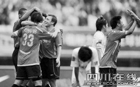 成足赢江苏上岸 中超惊现5队争保级(图)_四川健