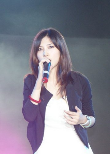 大成网孙燕姿模仿秀超火爆 川音美女组团参加