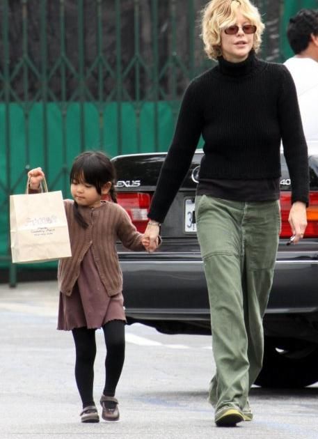 组图:梅格·瑞恩与中国养女 母女情深_新闻滚