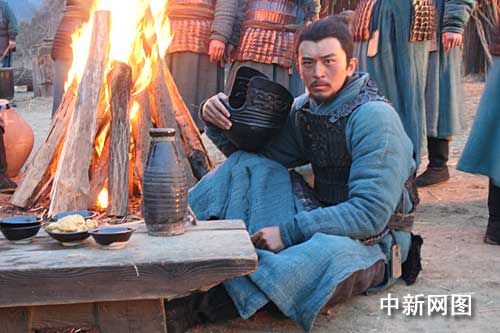 新《永不瞑目》剧照公布 肖童郭家铭曾拍床戏