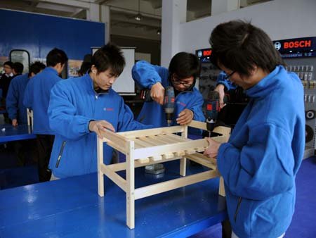 助四川职教 世界电动工具大王来蓉办培训