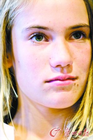 14岁荷兰<em>少女</em>离家出走至<em>加勒比</em>海群岛_新闻滚