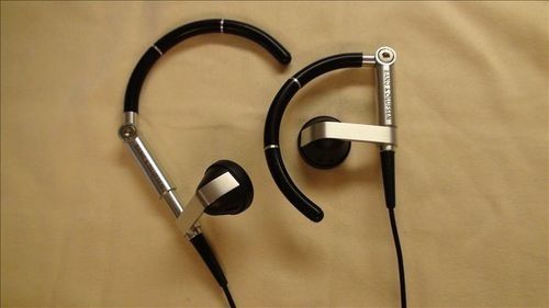 车太贤用Bang Olufsen A8耳机 附图_家电数码