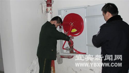 群众举报金江大厦存在严重消防隐患消防人员突