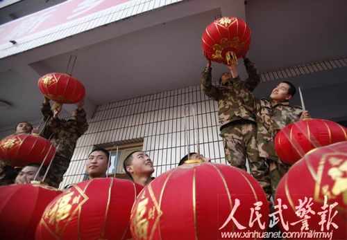 好兵是夸出来的 武警某部新兵训练以人为本_新