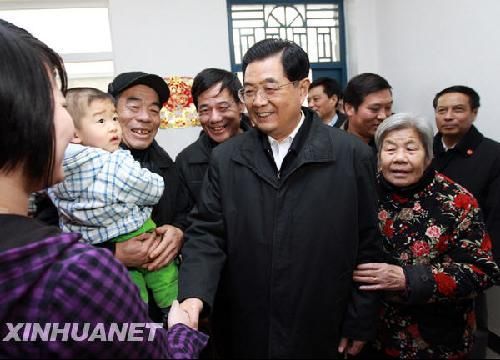 南充:给飞机让道 四川第一高楼自降百米_新闻