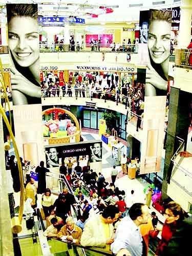 疯狂扫货 过年尽享迪拜购物节(组图)_滚动新闻