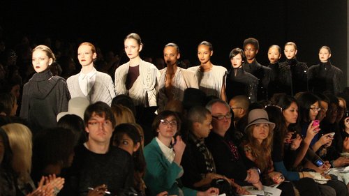 旧金山艺术大学学生毕业设计搬上纽约时装周_