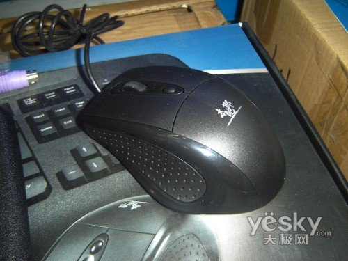 百分百abs树脂打造 本地郎神盾键鼠套99元_家