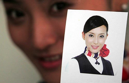 英航空姐飞机上拍艳照 公司已下令调查(图)_旅
