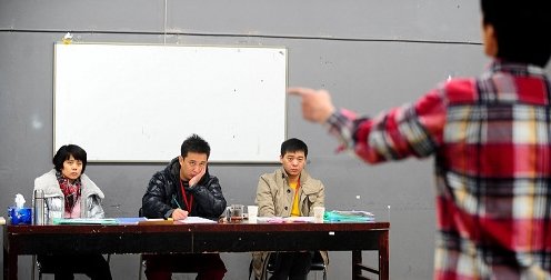 组图:北京电影学院2010年招生考试现场_新闻