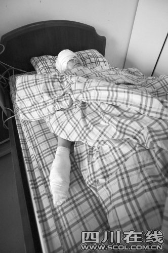 刺倒邻居小夫妻后 又举刀扑向警察_新闻滚动