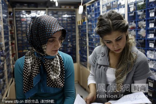 组图:实拍土耳其时尚的穆斯林美女_新闻滚动