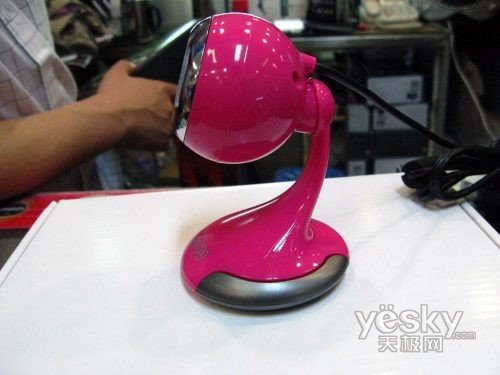 追女孩儿首选礼物 爱友小天鹅摄像头惹人爱_家