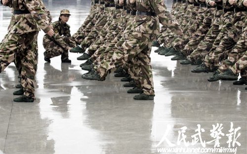 每天3000米,健康又美丽 世博<em>女兵训练</em>忙_新