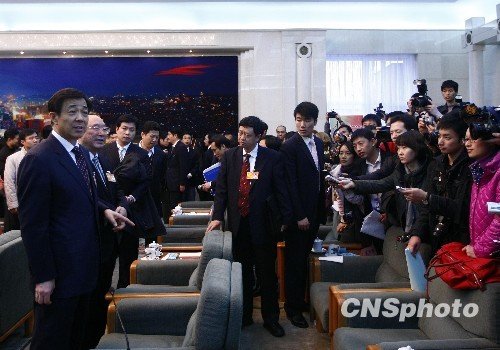 薄熙来谢<em>妻子</em>急流勇退 谢网友支持打黑_新