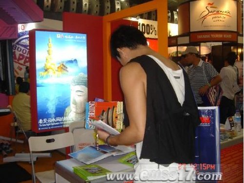 峨眉山-乐山大佛景区精彩亮相国际旅游展_滚动