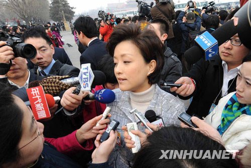 答:最好别这是乱伦了都是一家人以后还怎么生活丈夫外出就剩农村小