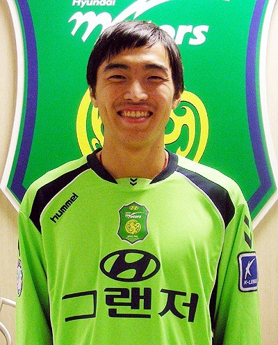 专访冯潇霆:韩国球员更自律 仍坚持世界杯梦想