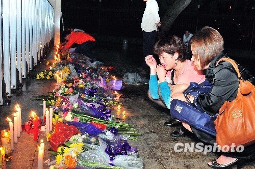 福建南平凶杀案:上百市民自发哀悼逝去孩子_滚