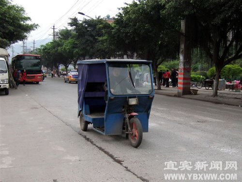 上江北:非法机动三轮车死灰复燃运力不足是主