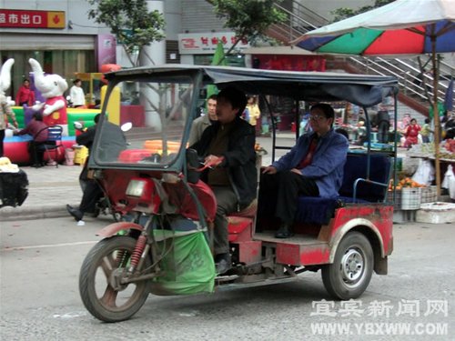 上江北:非法机动三轮车死灰复燃运力不足是主