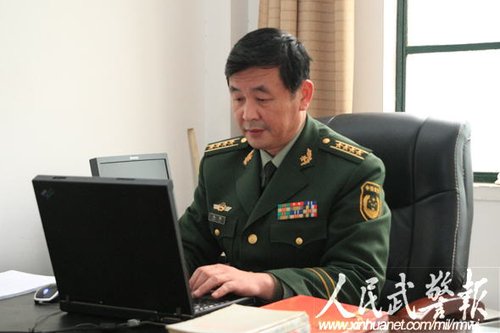 武警某学院教授王辉:充满激情的传道授业者_新