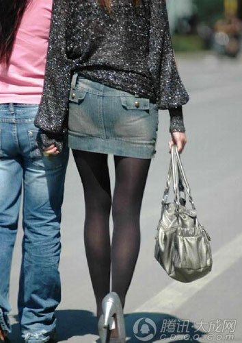 网友大秀成都<em>黑丝美女</em>风情 春熙路呼声高(图)_